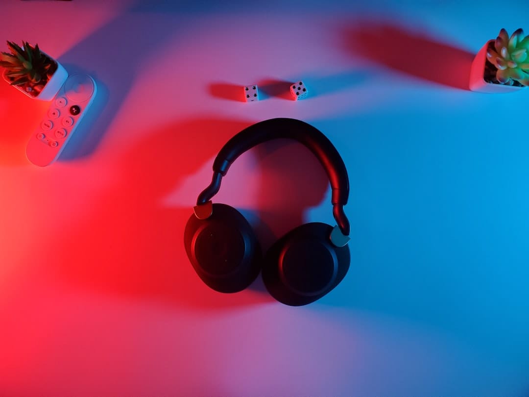 Jabra Elite 85h vs. BackBeat Pro 2: ¿Los Mejores Auriculares ANC para Gerentes de Operaciones (2026)?