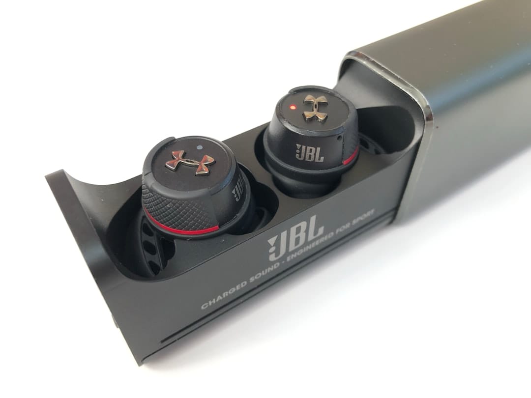 JBL Tune 770NC vs Anker Q30: ¿Qué Auriculares ANC Optimizan Tu Gestión de Operaciones? (Análisis 2026)