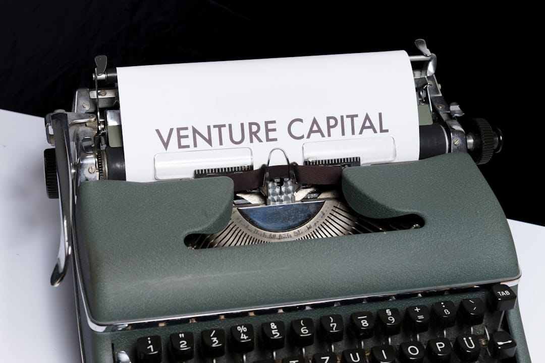 Scalable Capital vs Trading 212: ¿Cuál es el mejor para invertir en Latinoamérica (2026)?
