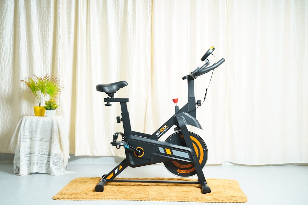 Bicicletas de Spinning Compactas: 7 Mitos Desmentidos para Optimizar su Espacio (2026)