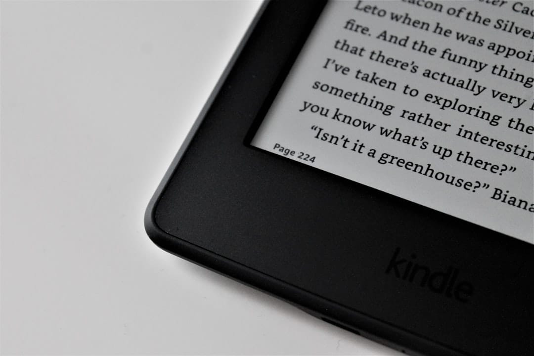 Kindle Oasis or Kobo Sage? 7 Months of Use Taught Me (2026)
