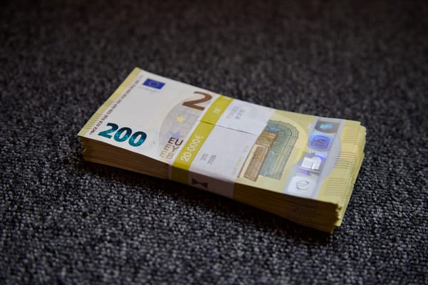 Spending in Euros? 5 Cards With Zero Foreign Fees (Tested in 2026)