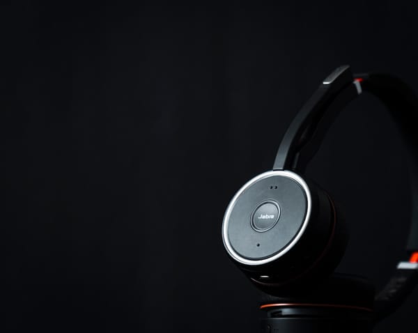 Jabra Evolve2 65 or Logitech Zone Wireless? 7 Months Tested (2026)