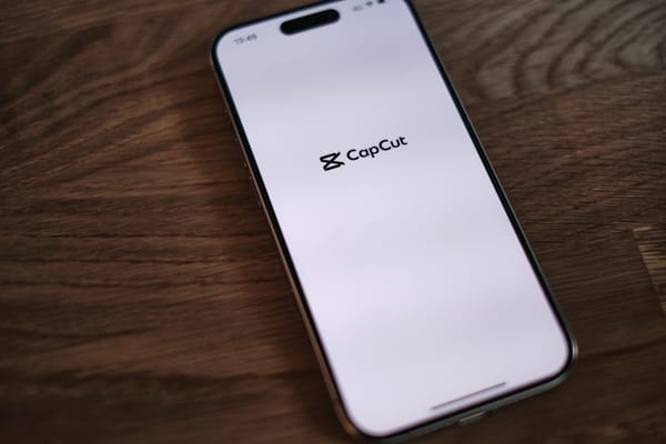 Descript vs CapCut AI: Video Editing Comparison