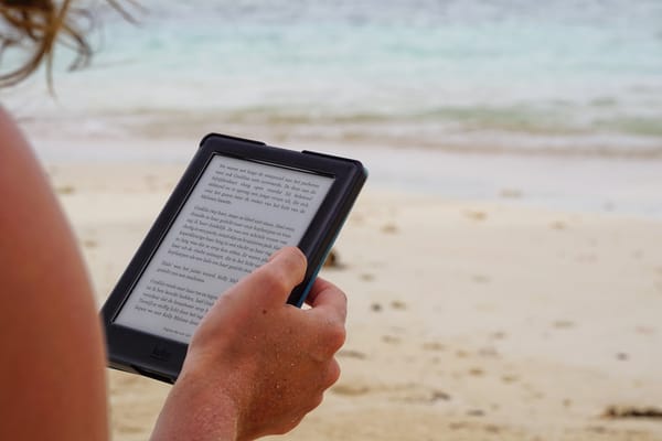Best Accessible E-Reader: Kindle vs Kobo for Professionals